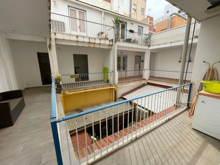 Image No.1-4 Bed Apartment for sale