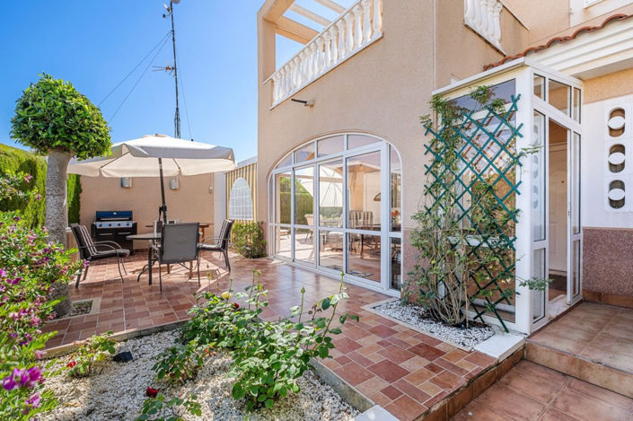 Image No.1-3 Bed Villa for sale