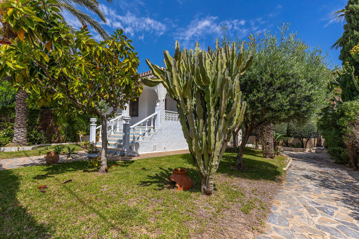 Image No.1-4 Bed Villa for sale
