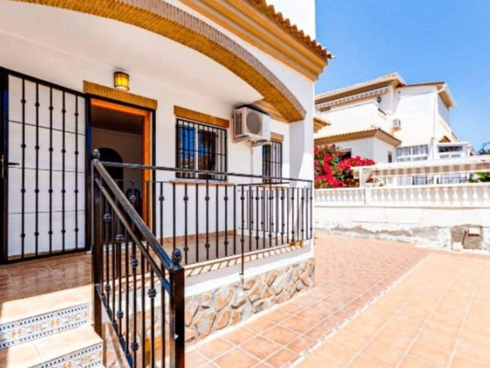 Image No.5-Villa de 3 chambres à vendre à Torrevieja