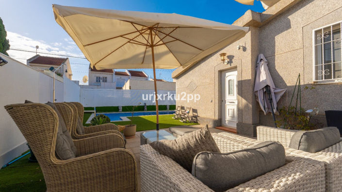 Image No.1-3 Bed Villa for sale