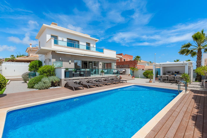 Image No.1-4 Bed Villa for sale