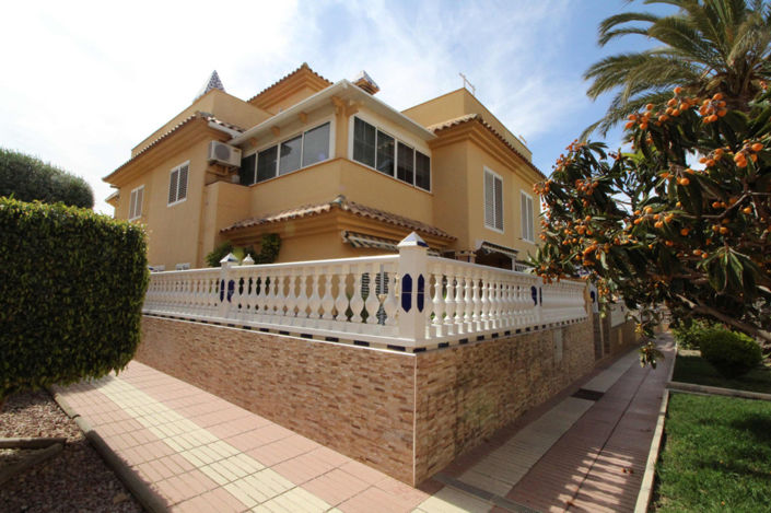 Image No.1-Villa de 4 chambres à vendre à Gran Alacant