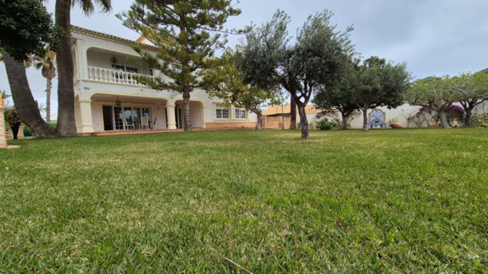 Image No.1-7 Bed Villa for sale
