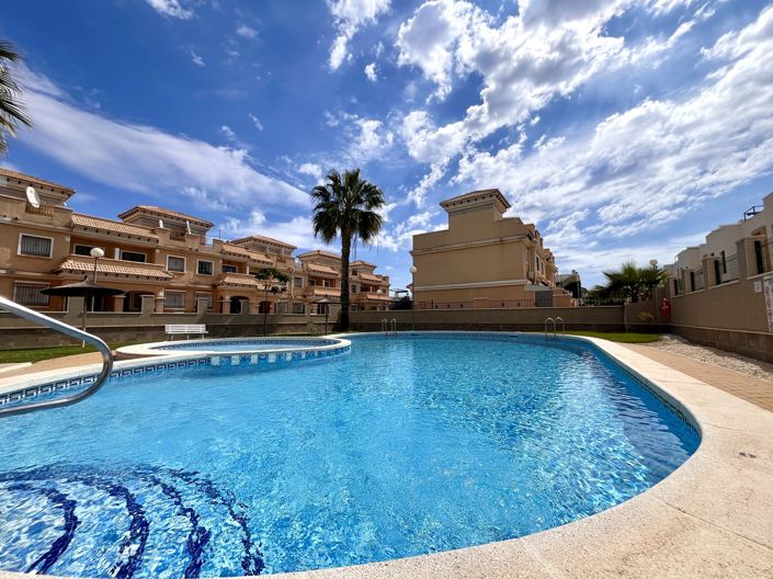 Image No.1-3 Bed Townhouse for sale