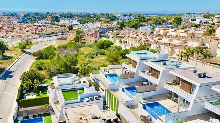 Image No.1-3 Bed Villa for sale