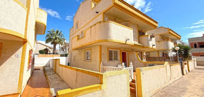 Image No.1-3 Bed Villa for sale