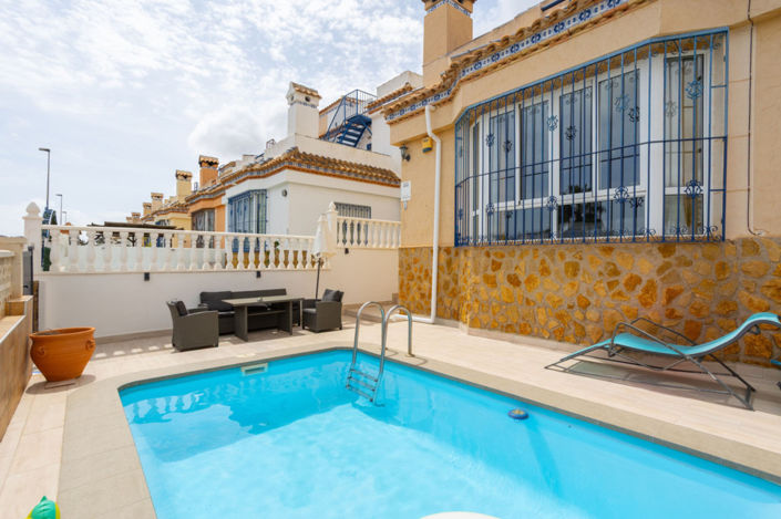 Image No.1-3 Bed Villa for sale