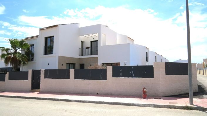 Image No.1-3 Bed Villa for sale