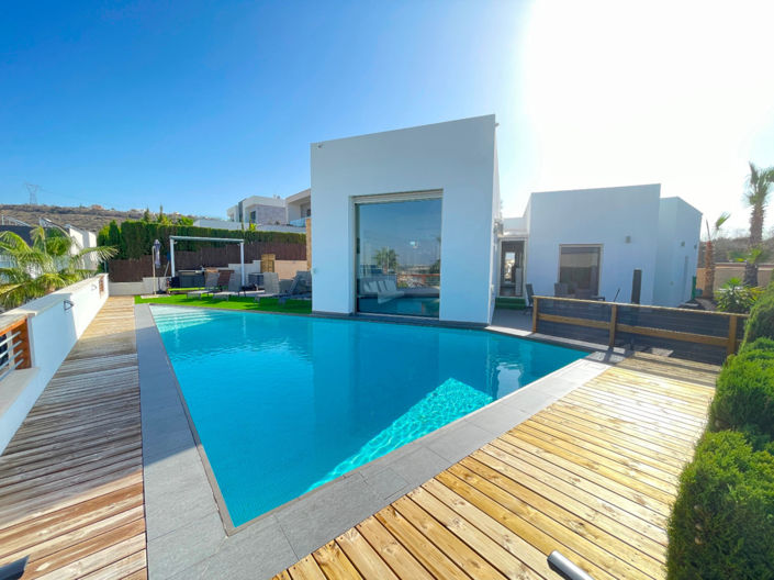 Image No.1-3 Bed Villa for sale