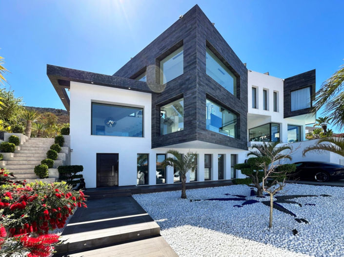 Image No.1-5 Bed Villa for sale