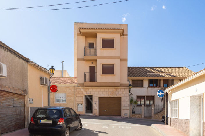 Image No.1-4 Bed Villa for sale