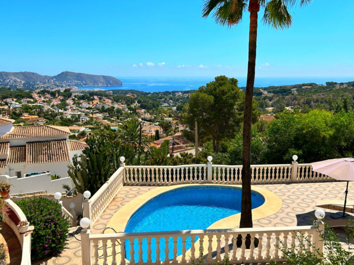 Image No.1-4 Bed Villa for sale