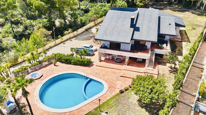 Image No.1-4 Bed Villa for sale