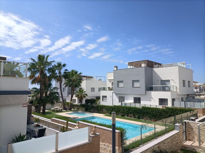Image No.1-Villa de 2 chambres à vendre à Orihuela Costa