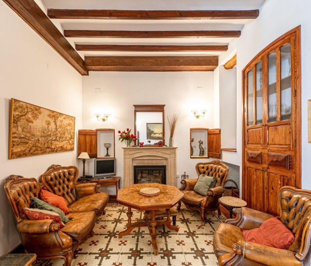 Image No.1-4 Bed Villa for sale