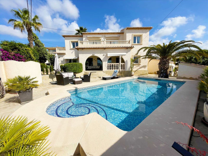 Image No.1-4 Bed Villa for sale