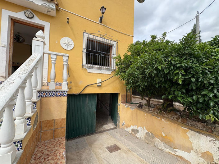 Image No.1-4 Bed Villa for sale