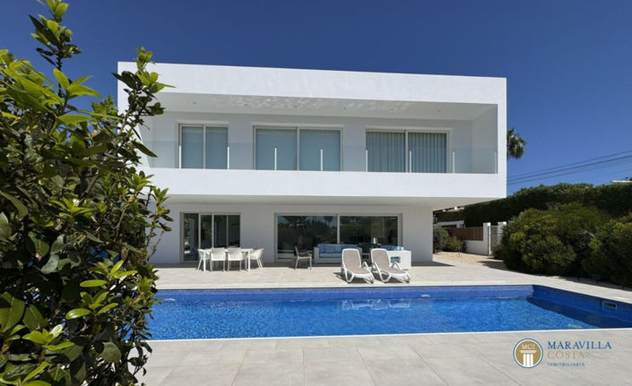 Image No.1-3 Bed Villa for sale