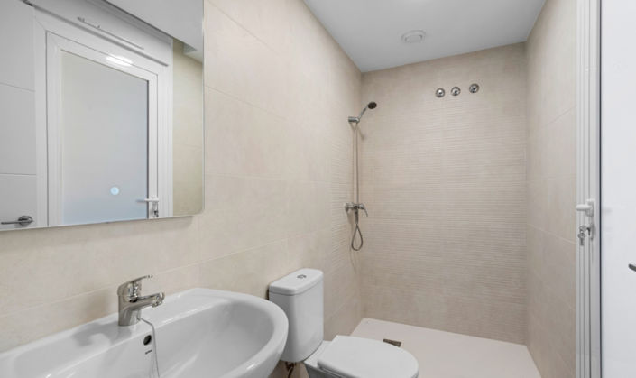 Image No.11-2 Bed Villa for sale