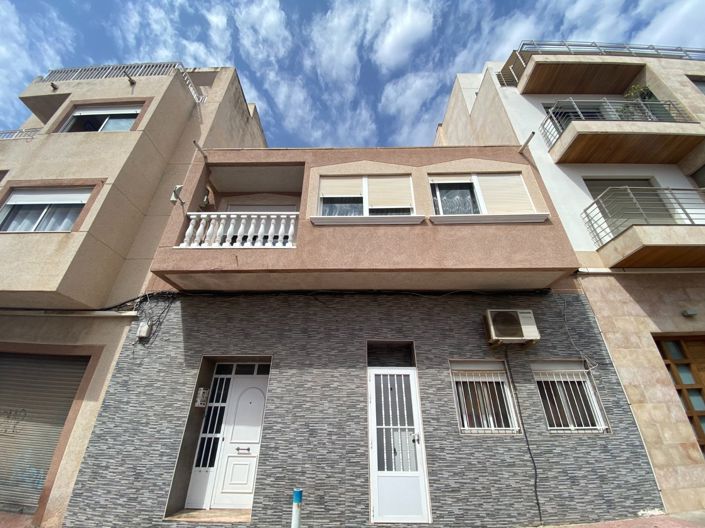 Image No.1-4 Bed Apartment for sale
