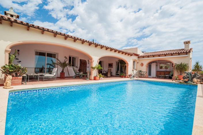 Image No.1-3 Bed Villa for sale