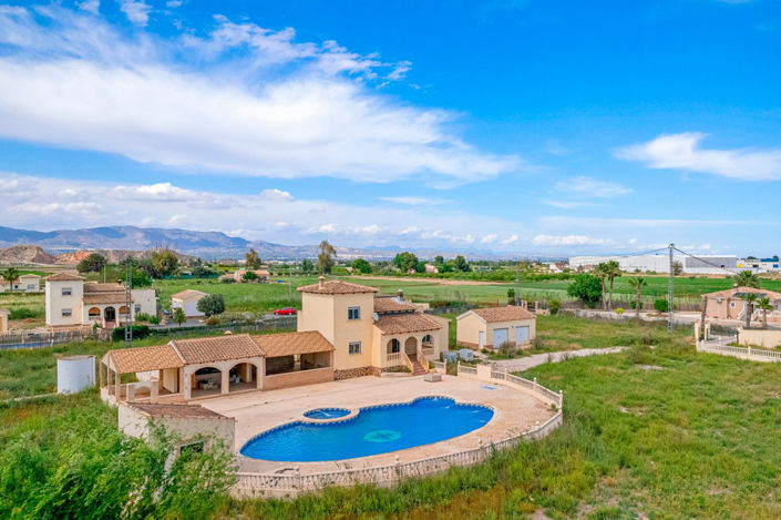Image No.1-5 Bed Villa for sale