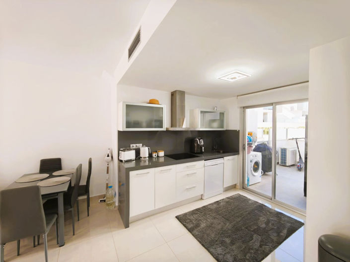 Image No.26-2 Bed Apartment for sale