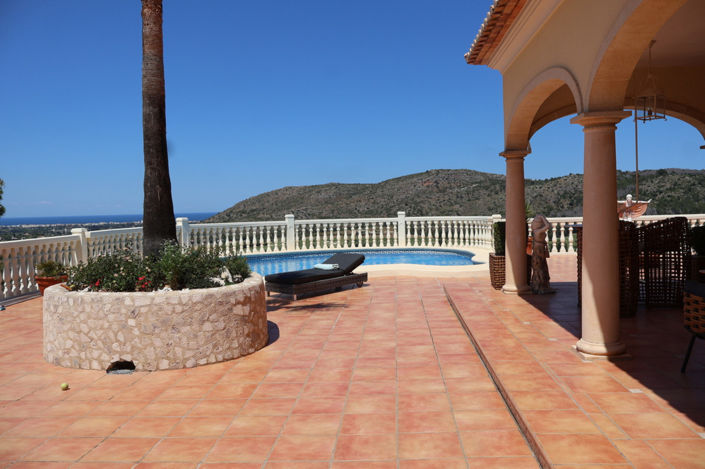 Image No.1-6 Bed Villa for sale