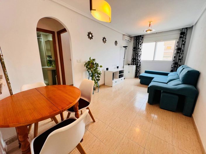 Image No.1-Appartement de 2 chambres à vendre à Torrevieja