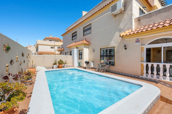 Image No.1-Villa de 3 chambres à vendre à Guardamar del Segura
