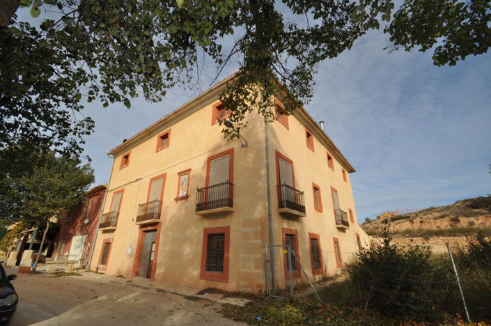 Image No.1-8 Bed Villa for sale