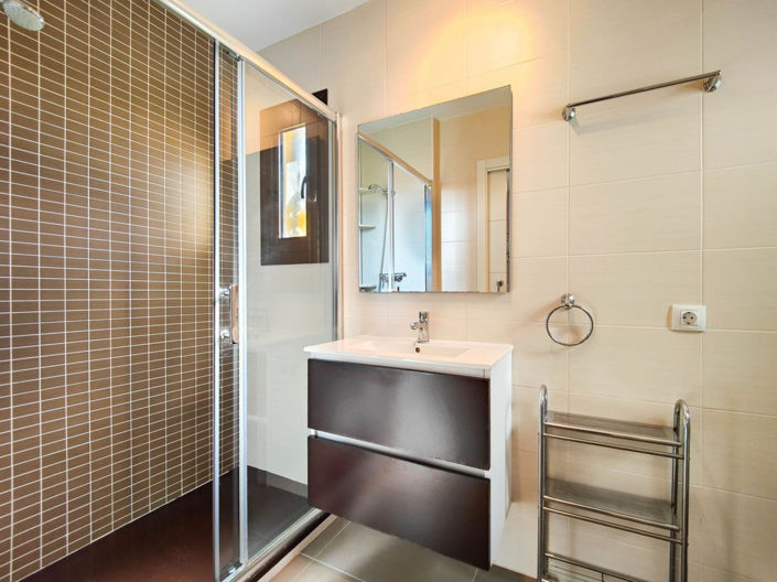 Image No.34-2 Bed Apartment for sale