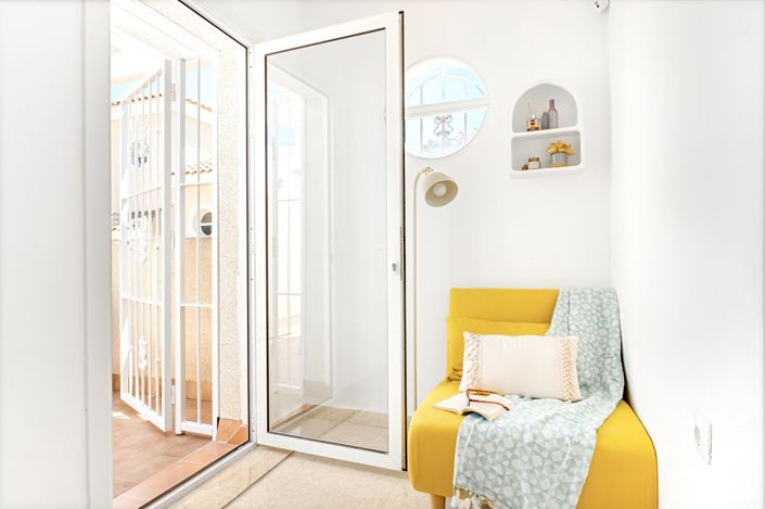 Image No.16-2 Bed Townhouse for sale