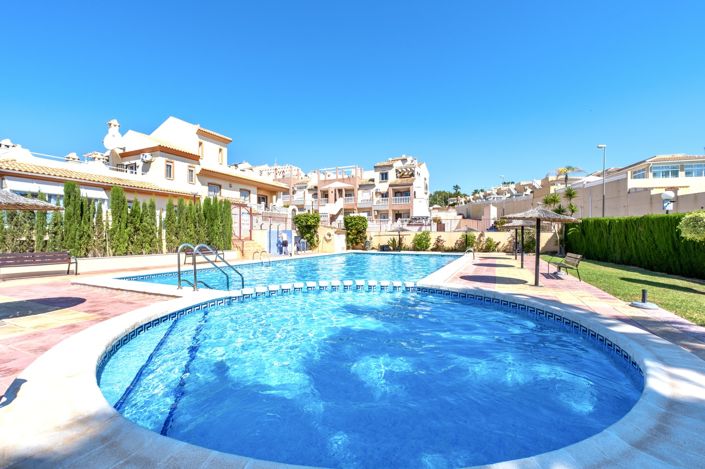 Image No.20-2 Bed Townhouse for sale