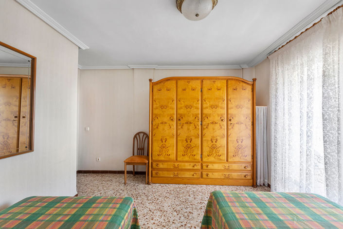 Image No.12-3 Bed Apartment for sale