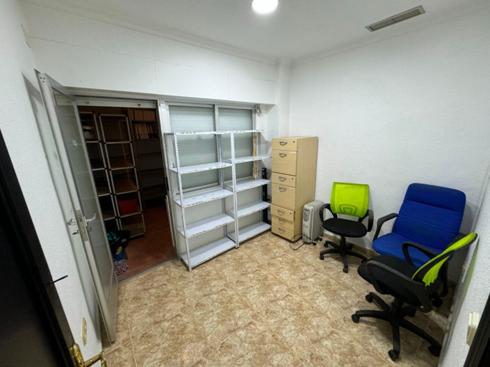 Image No.13-1 Bed Commercial for sale