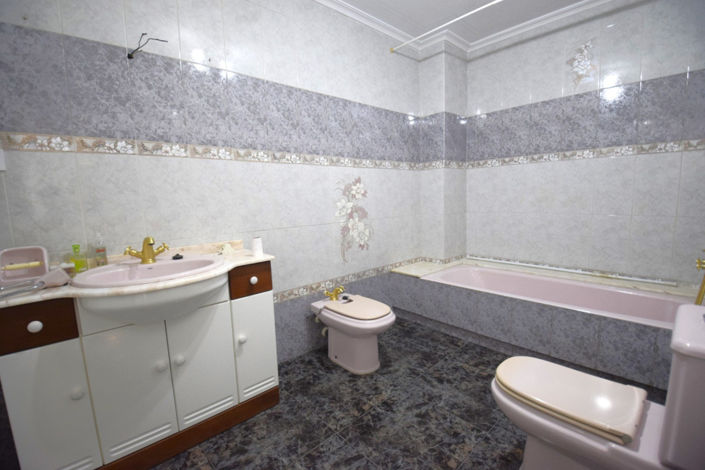 Image No.12-2 Bed Apartment for sale