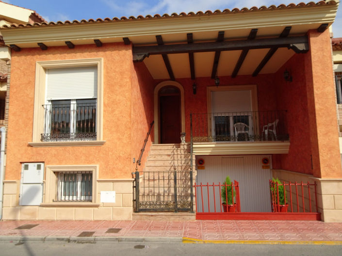 Image No.1-3 Bed Villa for sale