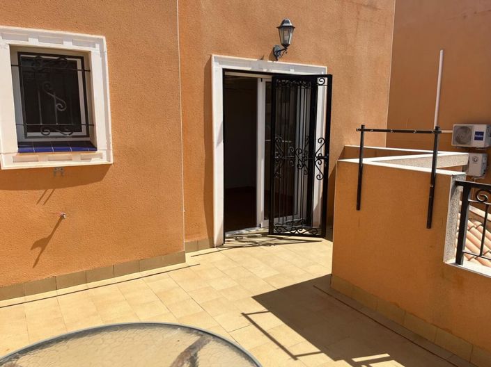 Image No.35-3 Bed Townhouse for sale