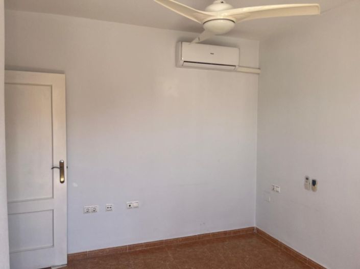 Image No.36-3 Bed Townhouse for sale