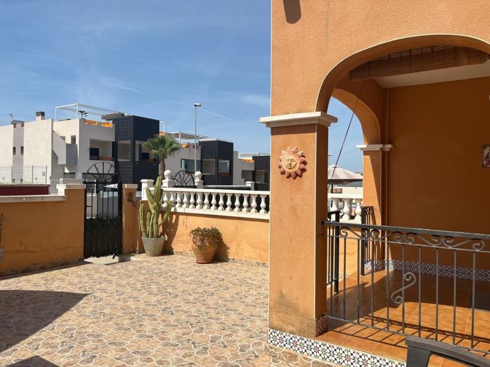 Image No.5-3 Bed Townhouse for sale