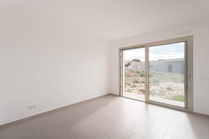 Image No.12-3 Bed Villa for sale