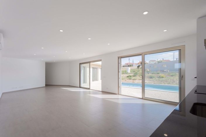 Image No.5-3 Bed Villa for sale