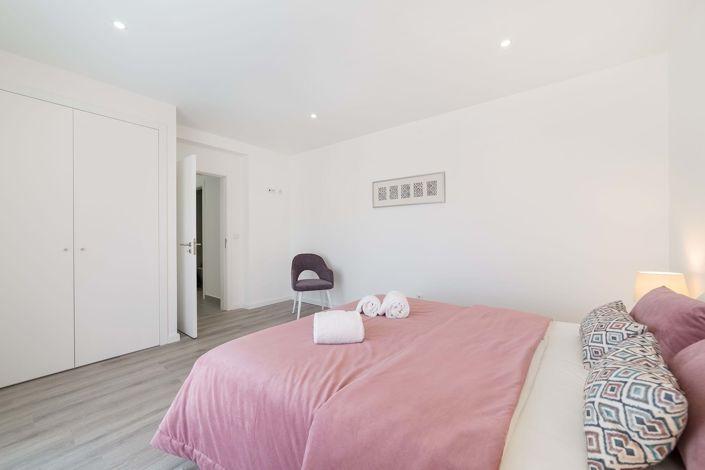 Image No.13-2 Bed Apartment for sale