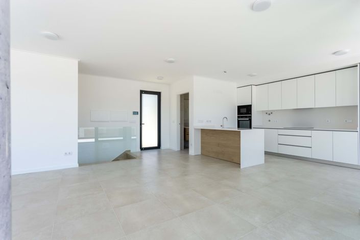 Image No.8-3 Bed Villa for sale