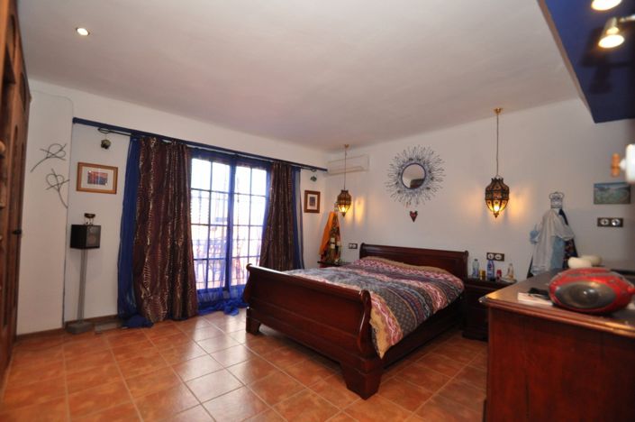 Image No.18-Commercial de 3 chambres à vendre