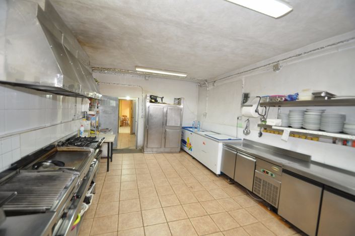 Image No.3-Comercial con 3 dormitorios en venta