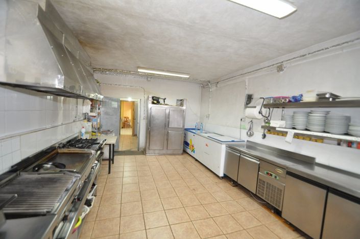 Image No.3-Commercial de 3 chambres à vendre