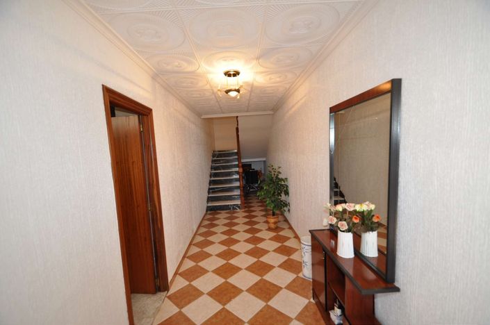 Image No.11-3 Bed Townhouse for sale